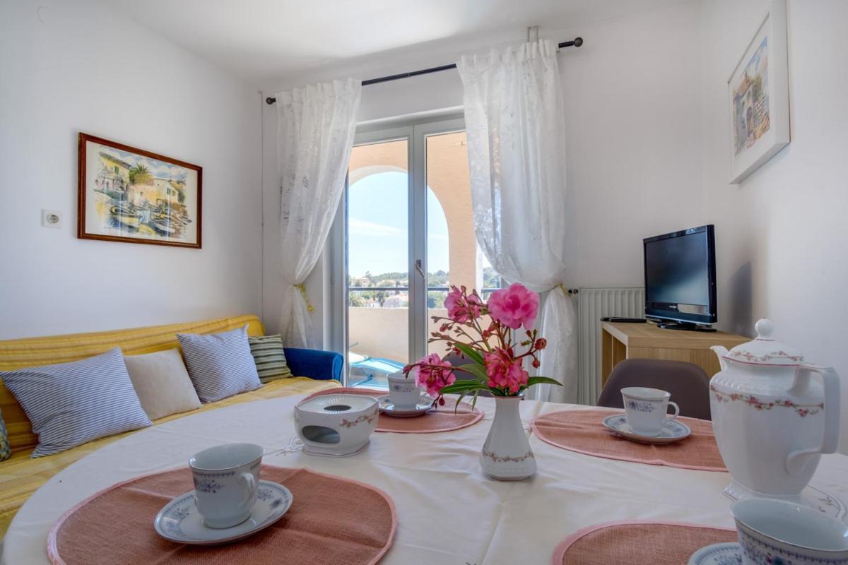 Apartmani Nadalina Veli Losinj Ngoại thất bức ảnh