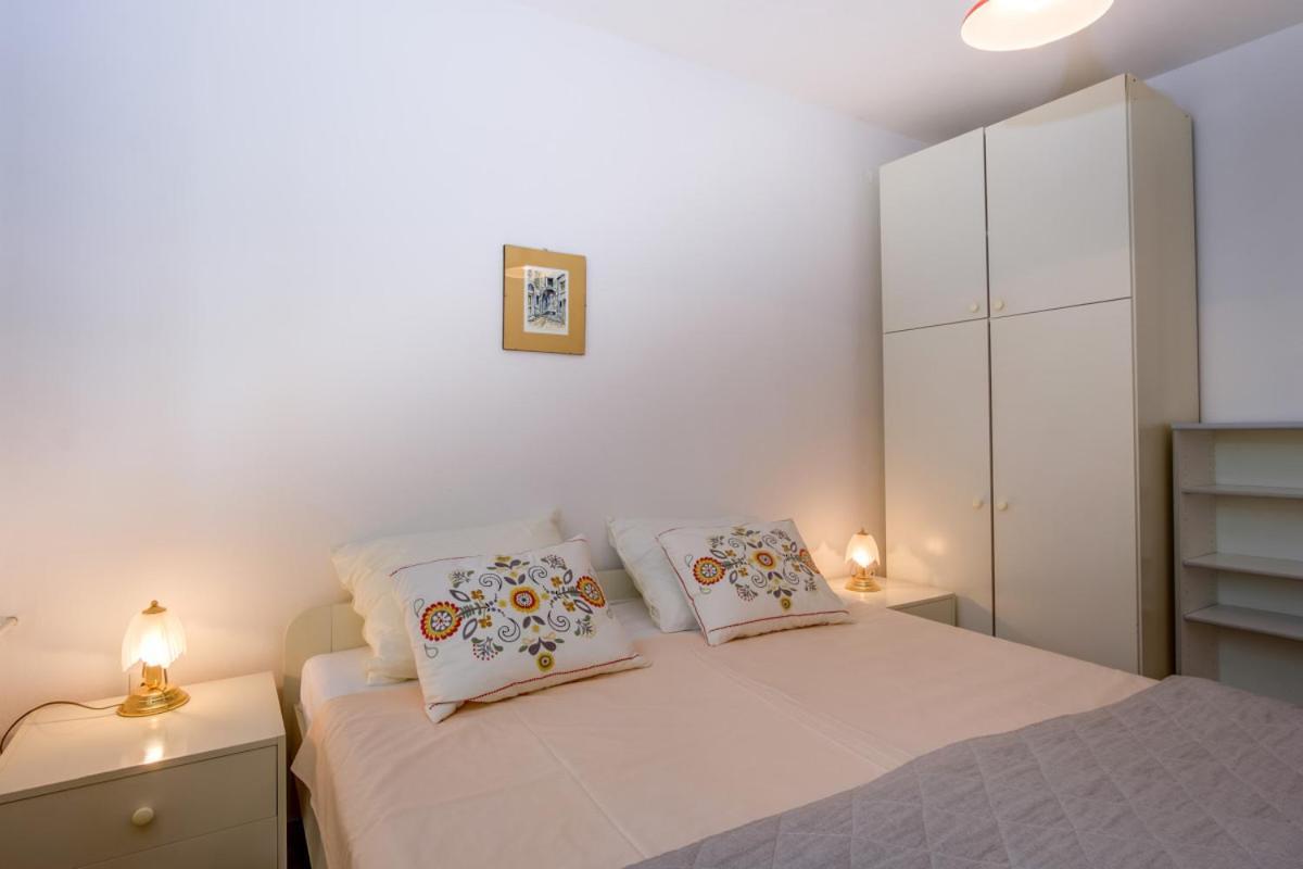 Apartmani Nadalina Veli Losinj Ngoại thất bức ảnh