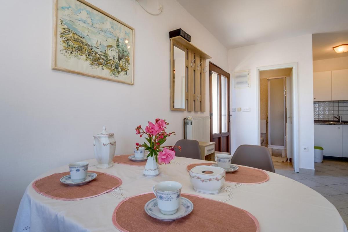 Apartmani Nadalina Veli Losinj Ngoại thất bức ảnh