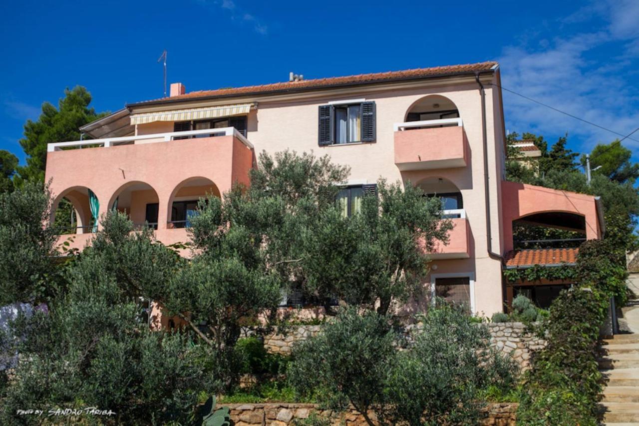 Apartmani Nadalina Veli Losinj Ngoại thất bức ảnh
